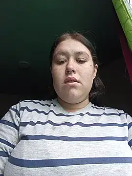 Snapshot of Freckless_ chatting on August 2026 05:15:01 PM Freckless online show from August 2026 05:15:01 PM