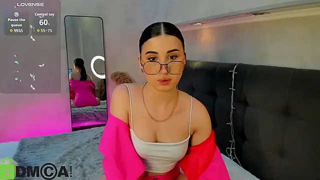 Snapshot of Emily_Lews chatting on March 2026 09:10:01 AM Emily Lews online show from March 2026 09:10:01 AM