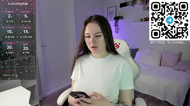 Snapshot of Laura_CollinsS chatting on March 2026 12:59:02 AM Laura CollinsS online show from March 2026 12:59:02 AM