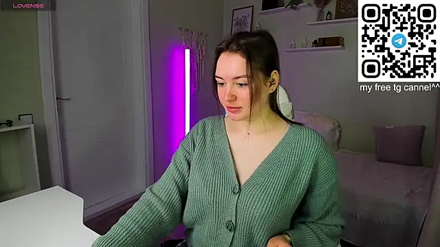 Snapshot of Laura_CollinsS chatting on May 2026 12:30:02 AM Laura CollinsS online show from May 2026 12:30:02 AM