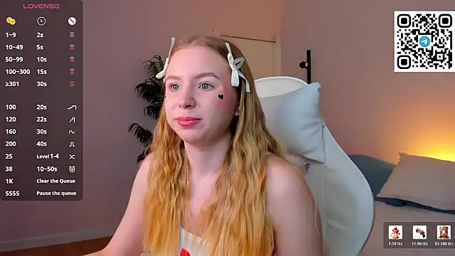 Snapshot of Linda__Bloom chatting on March 2026 01:13:01 AM Linda Bloom online show from March 2026 01:13:01 AM