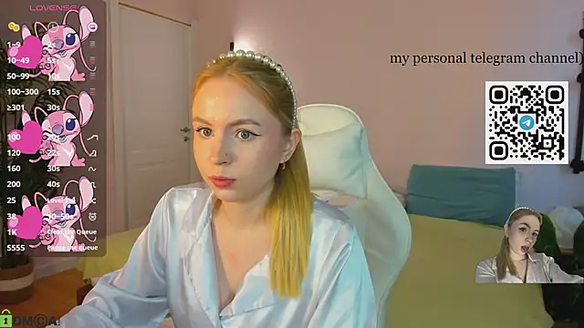 Snapshot of Linda__Bloom chatting on March 2026 01:18:01 AM Linda Bloom online show from March 2026 01:18:01 AM