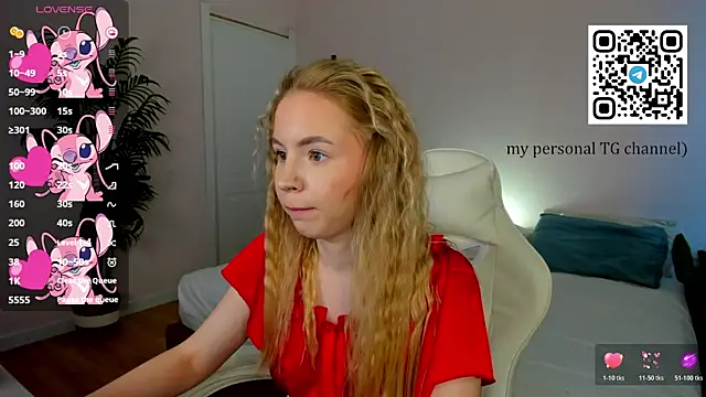 Snapshot of Linda__Bloom chatting on April 2026 01:14:01 AM Linda Bloom online show from April 2026 01:14:01 AM