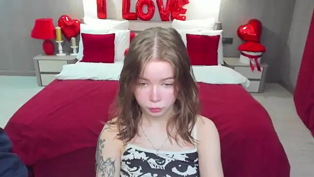 Snapshot of Violetta__Dreams chatting on February 2026 06:25:02 PM Violetta Dreams online show from February 2026 06:25:02 PM