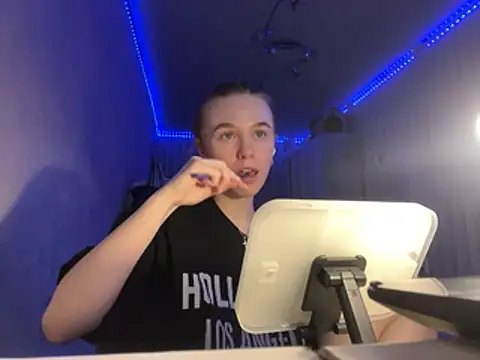 melissashineee online show from February 2026 11:42:02 AM