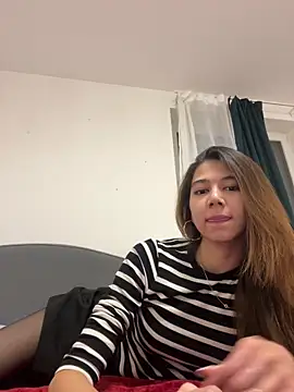 Snapshot of KiraVixenSweet chatting on February 2026 12:51:02 AM KiraVixenSweet online show from February 2026 12:51:02 AM