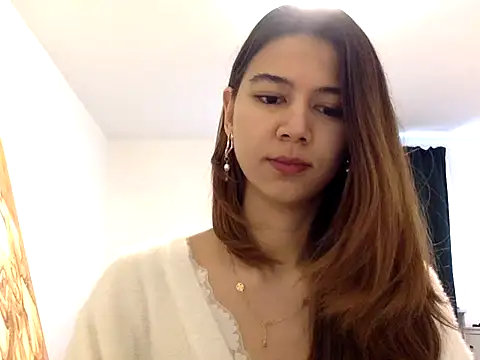 Snapshot of KiraVixenSweet chatting on February 2026 11:06:02 AM KiraVixenSweet online show from February 2026 11:06:02 AM