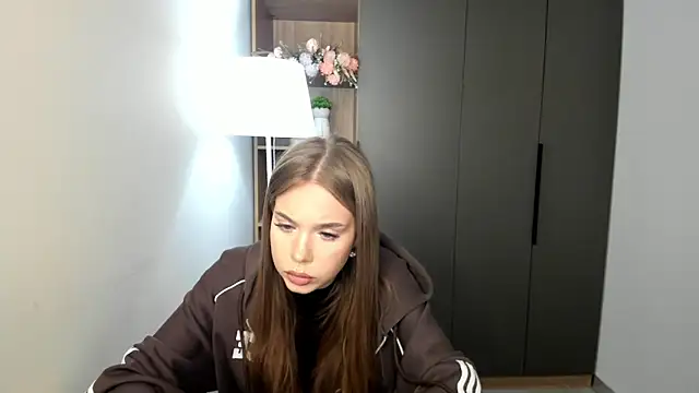 Snapshot of TishShazier chatting on February 2026 09:19:02 AM TishShazier online show from February 2026 09:19:02 AM