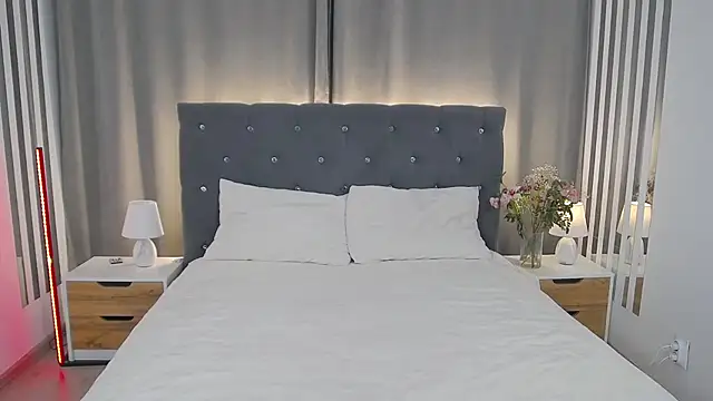 Snapshot of VikkyVonn chatting on February 2026 12:17:01 PM VikkyVonn online show from February 2026 12:17:01 PM