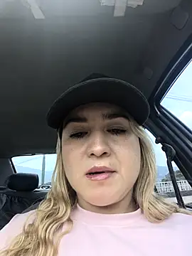 Snapshot of violet-grey chatting on April 2026 04:35:02 PM violet-grey online show from April 2026 04:35:02 PM