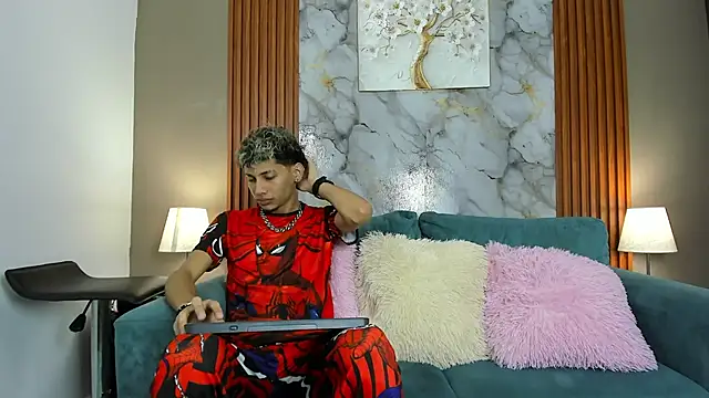 YOUNG BOYS HELL online show from March 2026 01:18:02 AM