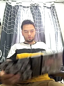 angel leon01 online show from February 2026 06:04:01 PM