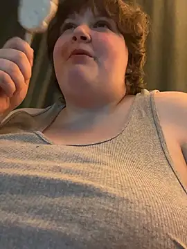 Snapshot of plushietoy chatting on February 2026 03:48:01 AM plushietoy online show from February 2026 03:48:01 AM