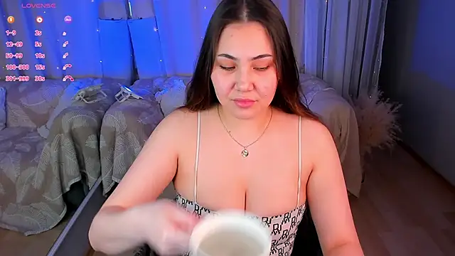 Snapshot of Lina_Loon chatting on March 2026 04:47:02 PM Lina Loon online show from March 2026 04:47:02 PM