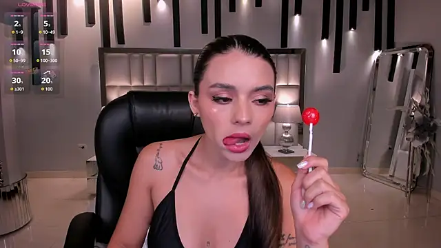 Snapshot of JulietteMoreau chatting on July 2026 11:23:02 PM JulietteMoreau online show from July 2026 11:23:02 PM