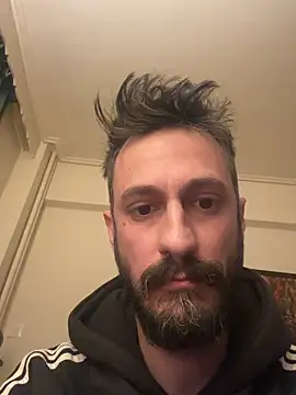 Snapshot of livegreek chatting on March 2026 04:45:01 PM livegreek online show from March 2026 04:45:01 PM