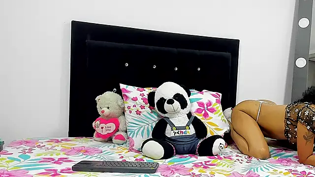 Snapshot of DanielaWane chatting on February 2026 07:51:01 AM DanielaWane online show from February 2026 07:51:01 AM