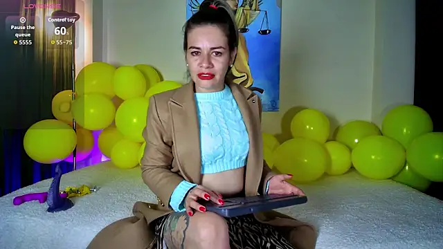 Snapshot of oriana_thomson01 chatting on May 2026 04:20:02 AM oriana thomson01 online show from May 2026 04:20:02 AM