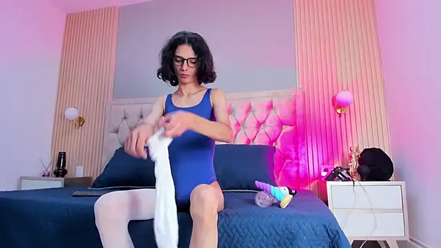 Hxxyro online show from April 2026 01:17:02 PM