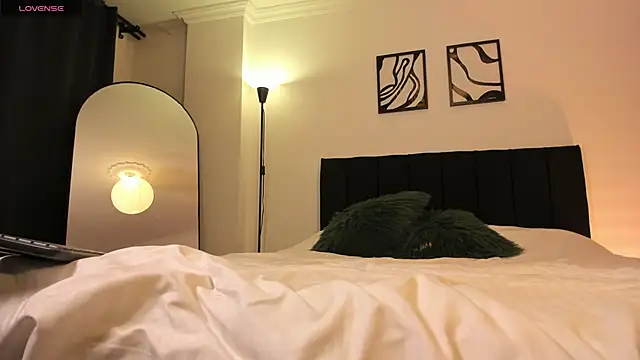 maite evanss online show from April 2026 02:07:01 AM