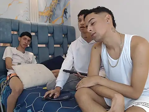 Snapshot of GOLD_BOYS chatting on February 2026 01:18:02 PM GOLD BOYS online show from February 2026 01:18:02 PM