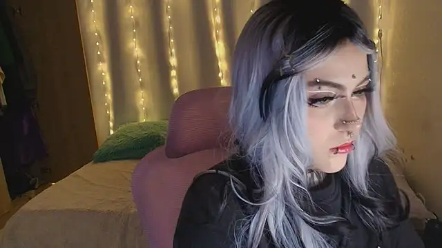 Snapshot of maliciaXpoison chatting on February 2026 06:33:02 AM maliciaXpoison online show from February 2026 06:33:02 AM