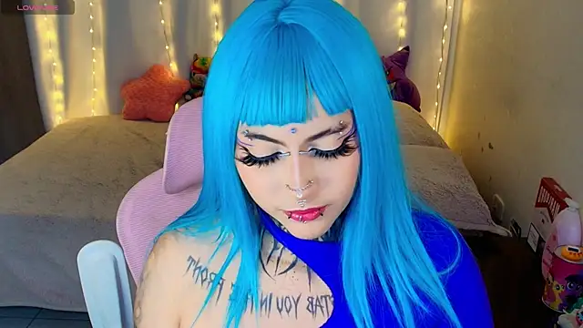 Snapshot of maliciaXpoison chatting on June 2026 06:52:02 AM maliciaXpoison online show from June 2026 06:52:02 AM
