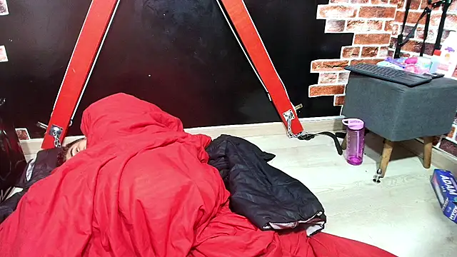 raven robin  online show from March 2026 08:15:01 AM