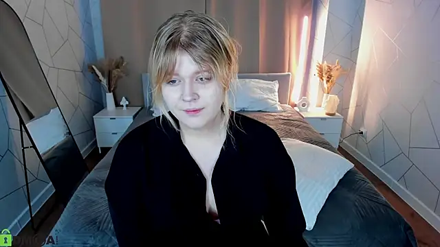 luna c0ra online show from February 2026 01:05:02 AM