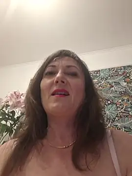 SaraGina online show from April 2026 08:29:01 PM