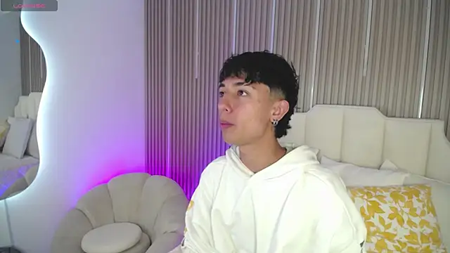 Snapshot of Aiden_Rivers_ chatting on February 2026 12:26:01 PM Aiden Rivers online show from February 2026 12:26:01 PM