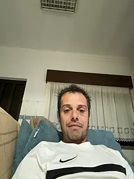vieiratiago963 online show from May 2026 10:15:02 PM