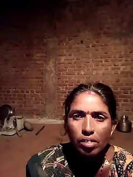 Snapshot of Hot_re83 chatting on February 2026 11:36:01 PM Hot re83 online show from February 2026 11:36:01 PM