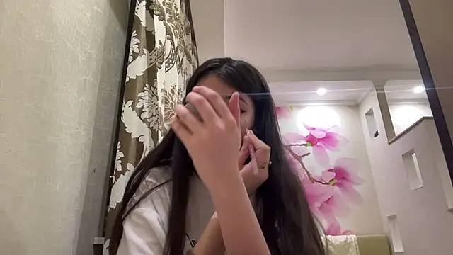 Snapshot of MaeRaads chatting on March 2026 06:48:01 PM MaeRaads online show from March 2026 06:48:01 PM