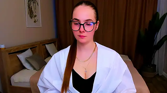 Maddy Wood  online show from April 2026 05:07:01 PM