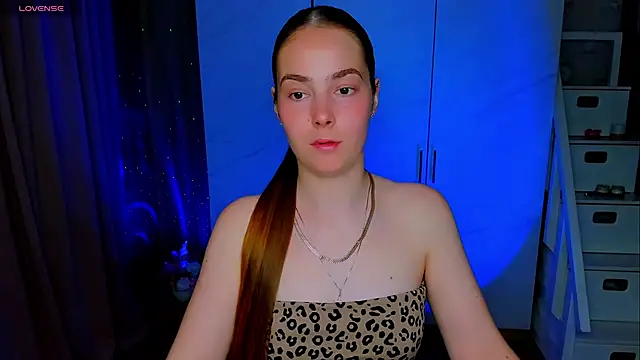 Snapshot of Maddy_Wood_ chatting on June 2026 03:47:01 PM Maddy Wood online show from June 2026 03:47:01 PM
