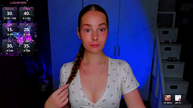 Snapshot of Maddy_Wood_ chatting on July 2026 04:24:01 PM Maddy Wood online show from July 2026 04:24:01 PM