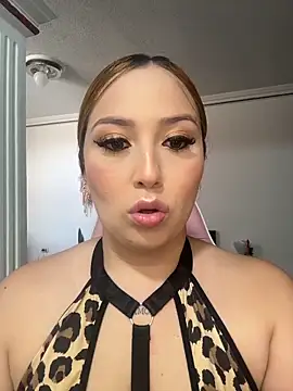 Snapshot of Kiarhatrixie1 chatting on February 2026 05:44:02 PM Kiarhatrixie1 online show from February 2026 05:44:02 PM