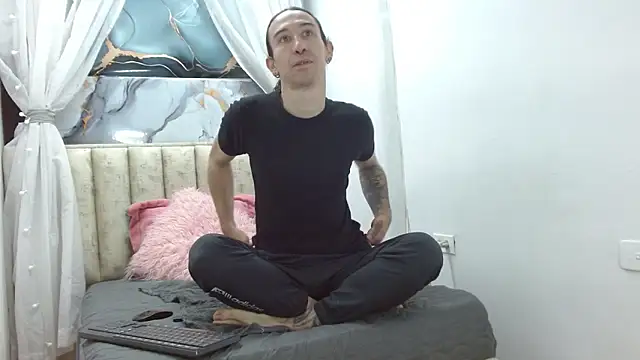 Snapshot of Dilan_Lust chatting on February 2026 12:35:02 PM Dilan Lust online show from February 2026 12:35:02 PM