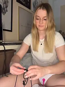 Snapshot of melanieTesss chatting on April 2026 10:46:01 AM melanieTesss online show from April 2026 10:46:01 AM