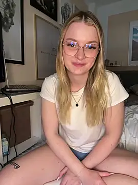 Snapshot of melanieTesss chatting on April 2026 11:10:02 AM melanieTesss online show from April 2026 11:10:02 AM