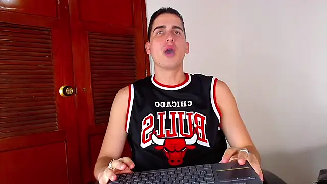 Snapshot of ryanlevi1 chatting on February 2026 04:47:02 PM ryanlevi1 online show from February 2026 04:47:02 PM