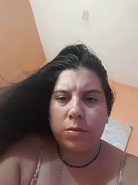 Lucia queen online show from April 2026 06:27:02 PM