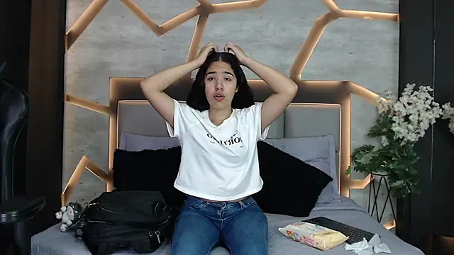 Snapshot of SilkNyx chatting on March 2026 01:28:01 PM SilkNyx online show from March 2026 01:28:01 PM