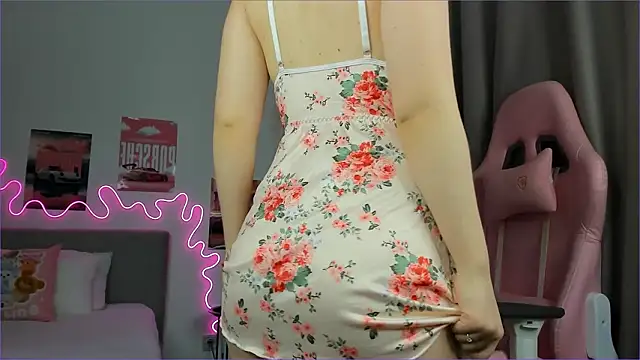 EvaRaee online show from March 2026 03:32:01 AM