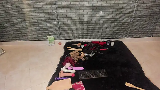 hillary bigbutt online show from April 2026 11:53:02 AM