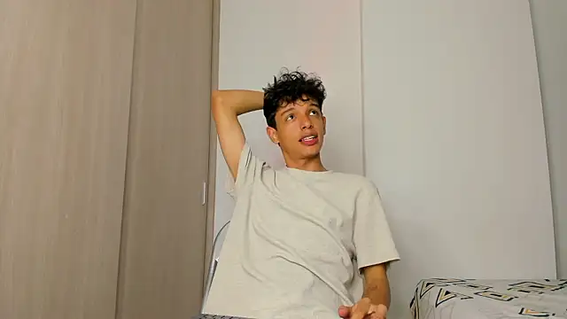 Snapshot of Maxfrost1 chatting on February 2026 07:46:01 PM Maxfrost1 online show from February 2026 07:46:01 PM