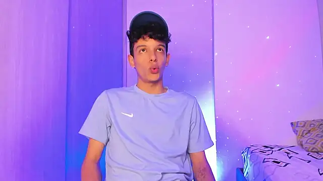 Snapshot of Maxfrost1 chatting on February 2026 12:55:02 AM Maxfrost1 online show from February 2026 12:55:02 AM