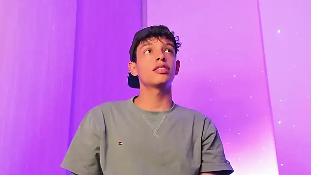 Maxfrost1 online show from March 2026 10:48:01 PM