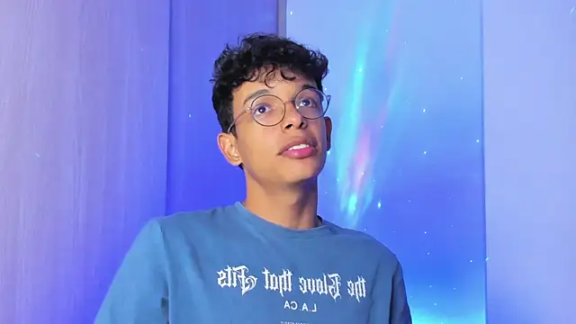 Maxfrost1 online show from April 2026 02:20:02 AM